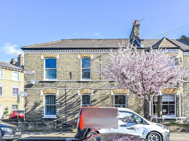 Apartment for rent in Clapham Junction, Greater London
