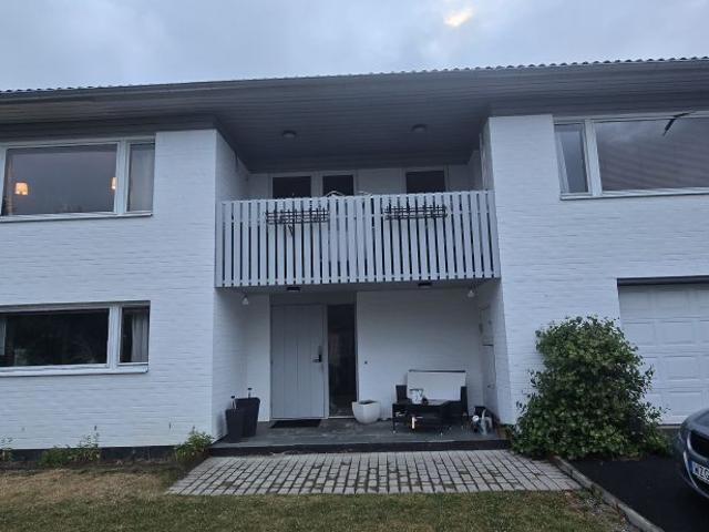 Hus hyra i Kinna, Västra Götaland