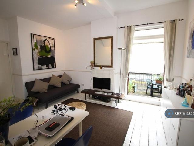 Apartment for rent in Chalk Farm, Greater London