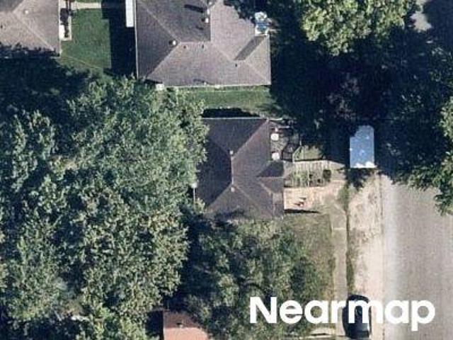 House for sale in Greenfield