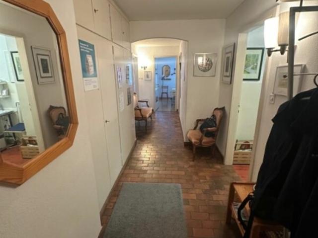 Atelier mieten in Einigen, Zürich