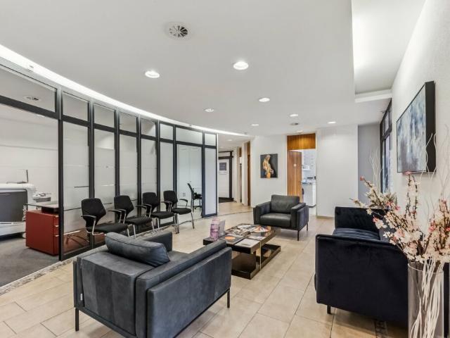 Büro mieten in Einigen, Zürich