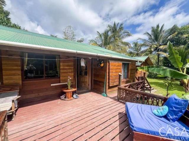 Cabaña de madera en venta en Carenero, Bocas del Toro