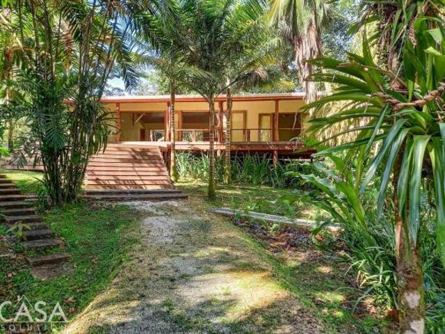 Precio Reducido! Casa De 2 Habitaciones Recién Construida En Isla Colón