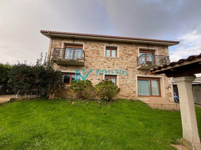 Casa en venta en Goiáns, Bergantiños