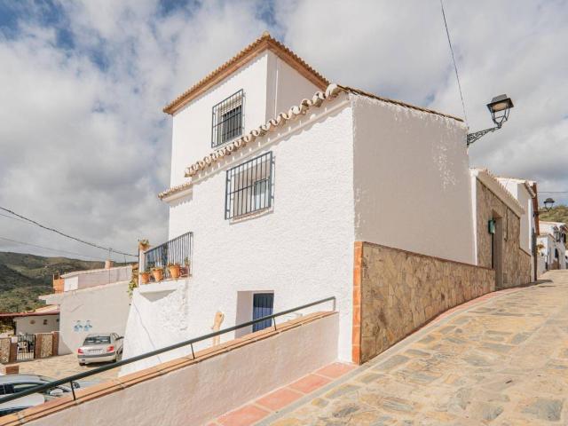 Casa en venta en Macharaviaya