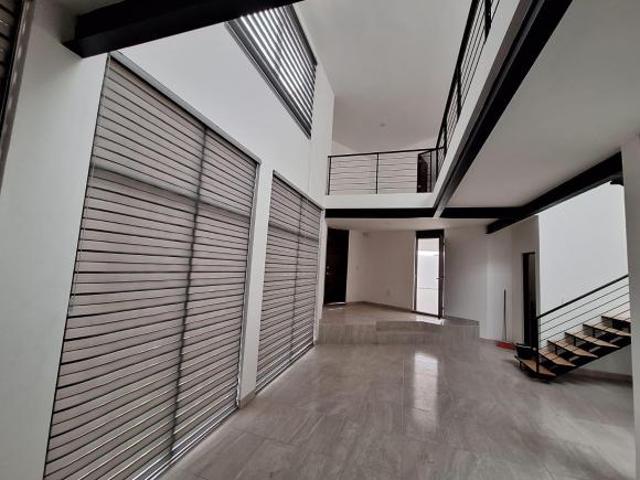Preciosa casa en ciudad Maderas
