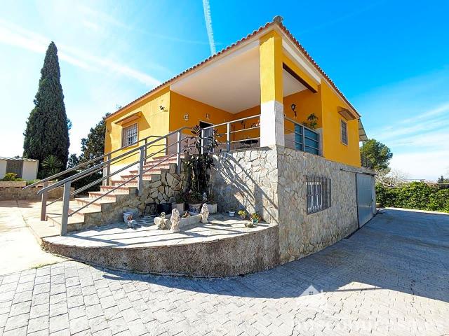 Chalet en venta en Linares, Andalucía