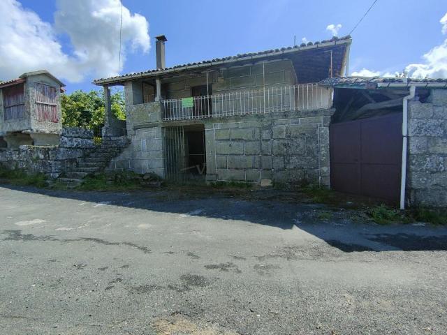 Casa en venta en Ourense, Galicia