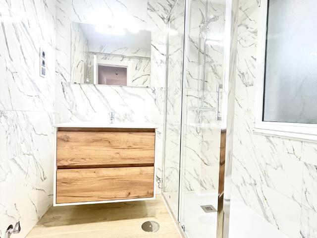 Habitación en alquiler en Oviedo, La Tenderina