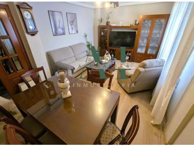 Piso en venta en Las Trescientas, Cáceres