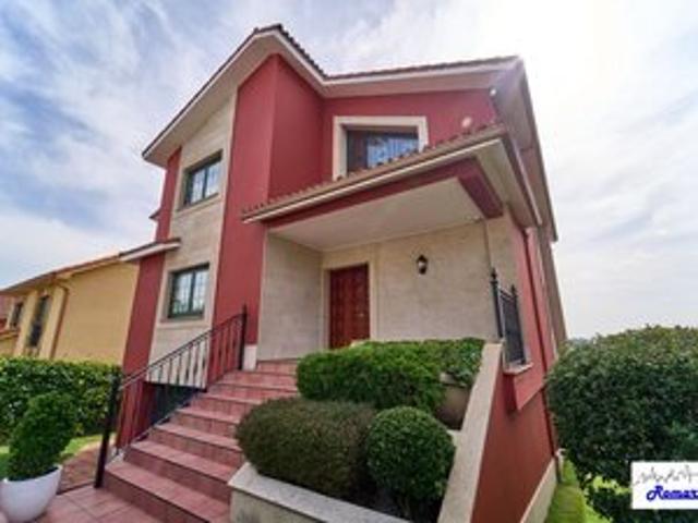 Casa en venta en Bergondo, A Coruña