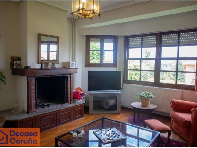 Casa en venta en Oleiros, A Coruña