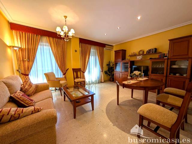 Piso en venta en Linares
