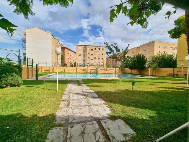 Piso en venta en Puente Tablas, Jaén