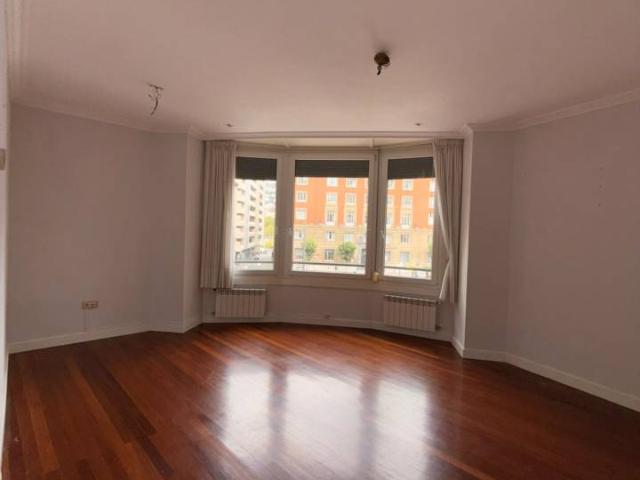 Piso en venta en Abando, Bilbao