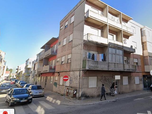 Prédio venda em Bairro 25 de Abril, Alto do Seixalinho, Santo André e Verderena