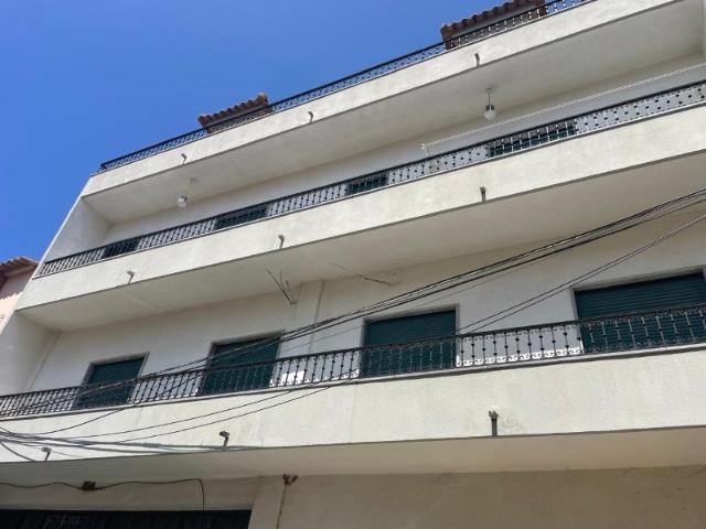 Prédio venda em Camarate, Bairro Alto do Moínho