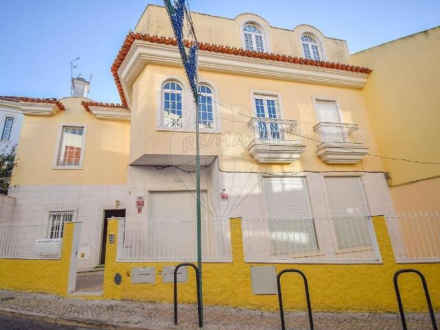 Prédio venda em Carcavelos e Parede, Cascais