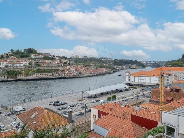 Prédio venda em Conjunto Urbano da Ribeira, Porto
