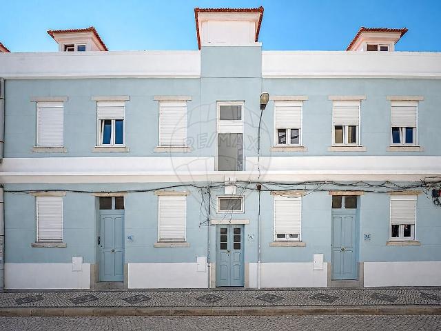 Prédio venda em Área Residencial de Capuchos, Funchalinho, Casas Velhas, Pilotos, Vila Nova de Caparica, Casalinho, Almada
