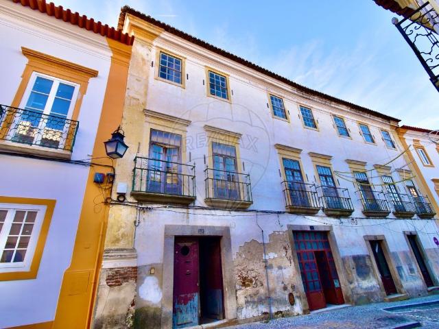 Prédio venda em Évora (São Mamede, Sé, São Pedro e Santo Antão), Évora