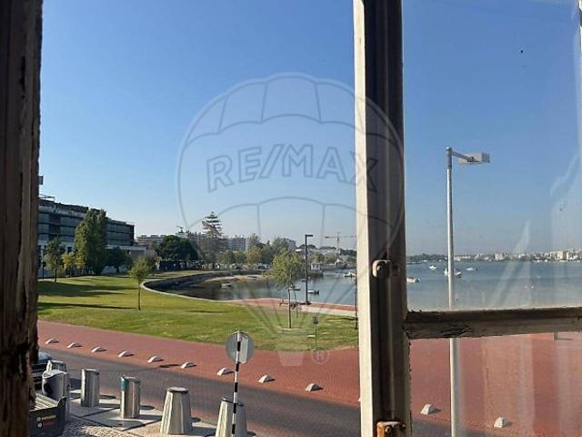 Prédio venda em Quinta do Outeiro, Setúbal