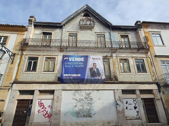 Prédio venda em Tomar (São João Baptista) e Santa Maria dos Olivais, Tomar
