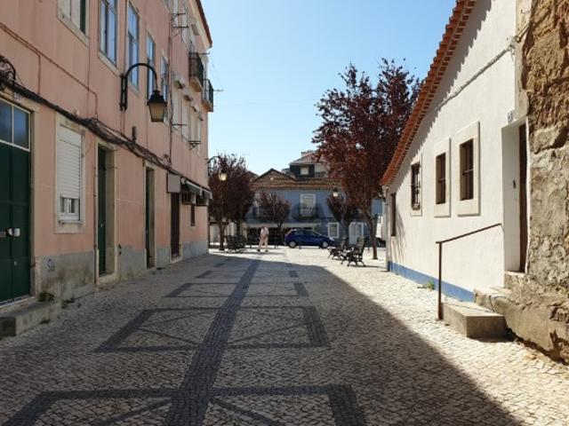 Prédio venda em Santiago Dos Velhos, Lisboa