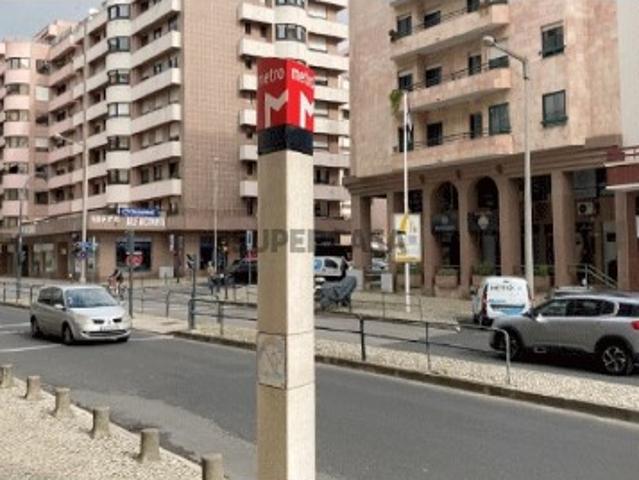 Prédio venda em São Domingos de Benfica, Lisboa