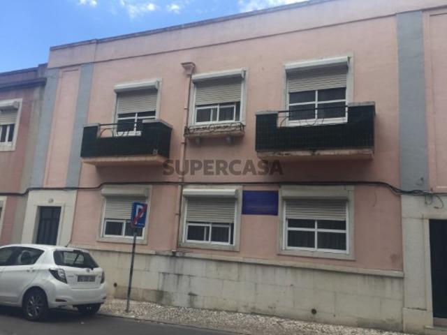 Prédio venda em Bairro Ferroviário, Barreiro