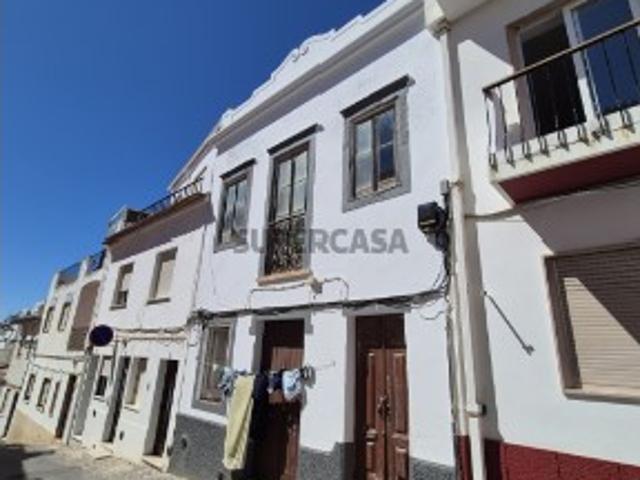 Prédio venda em Bairro Operário, Lagos