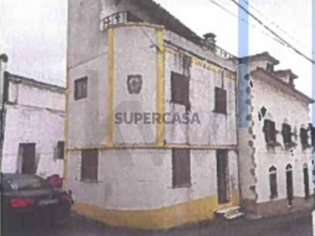 Prédio venda em Miragaia e Marteleira, Lourinhã
