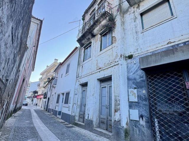 Prédio venda em Alenquer (Santo Estêvão e Triana), Alenquer