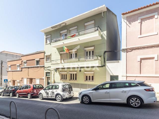 Prédio venda em Almada, Setúbal