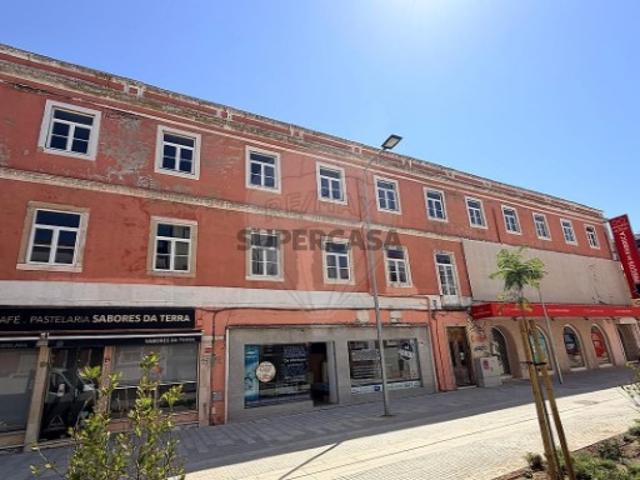 Prédio venda em Bairro Ferroviário, Barreiro