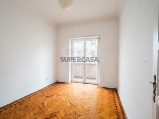 Prédio venda em Santo Condestável, Lisboa
