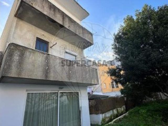 Prédio venda em Azeda, Setúbal