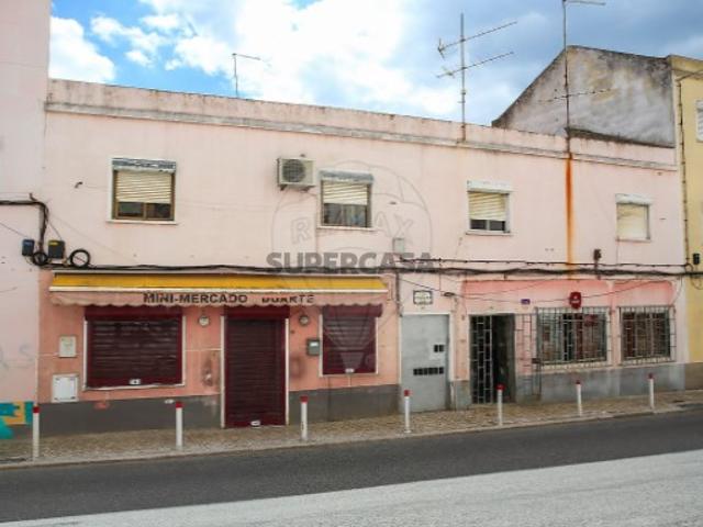 Prédio venda em Santiago Dos Velhos, Lisboa