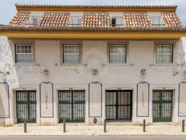 Prédio venda em Azeitão (São Lourenço e São Simão), Setúbal