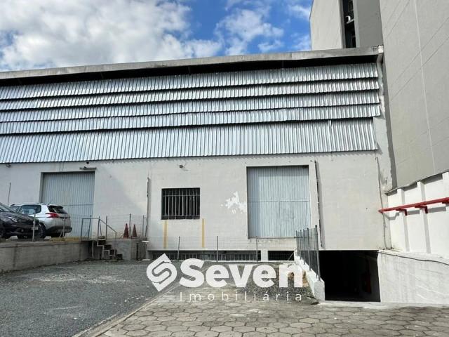 Condominio aluguel em Região Geográfica Imediata de Blumenau, Blumenau