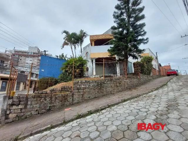 Condominio aluguel em Capoeiras, Desterro