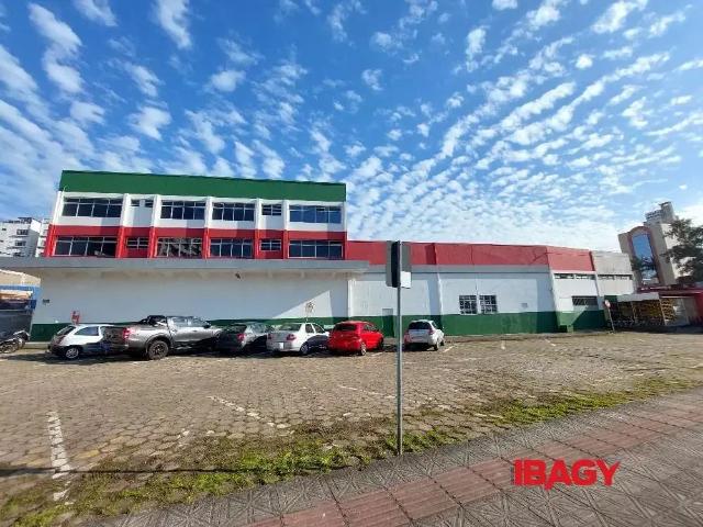 Condominio aluguel em Estreito, Desterro