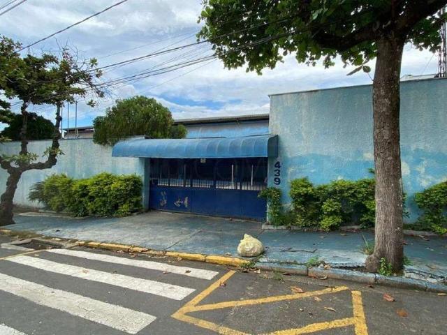 Predio aluguel em Piracicaba, Castelinho