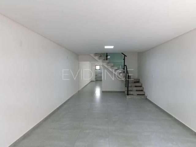 Condominio aluguel em Jardim Camargo Novo, São Paulo