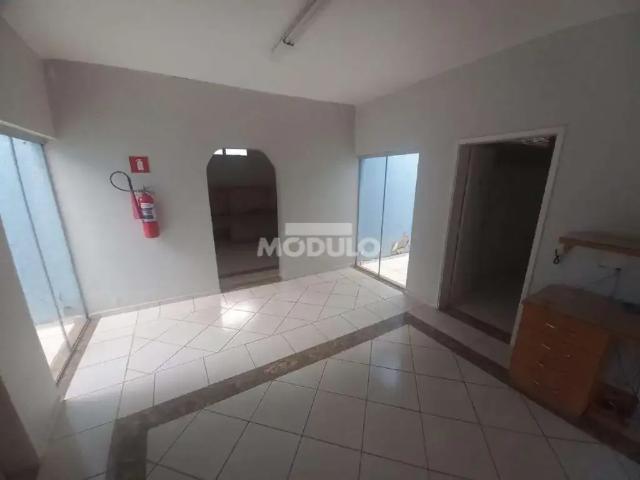 Condominio aluguel em Região Geográfica Imediata de Uberlândia, Oliveira Fortes