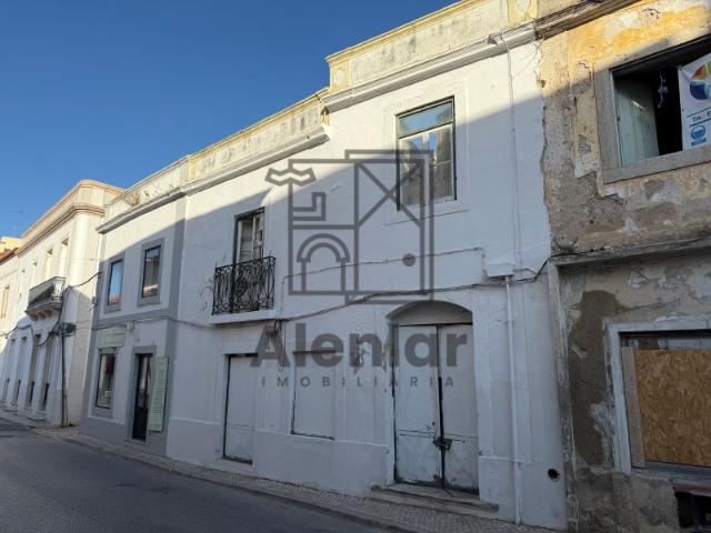 Prédio venda em Alenquer (Santo Estêvão e Triana), Alenquer