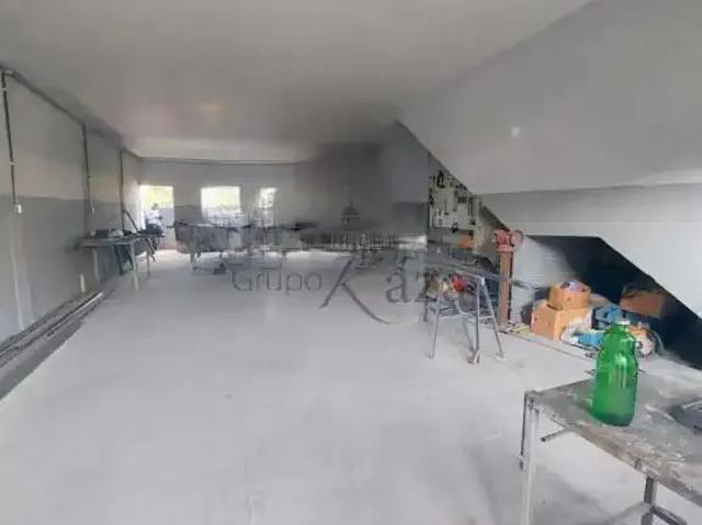 Condominio venda em Região Imediata de São José dos Campos, Região Metropolitana do Vale do Paraíba e Litoral Norte