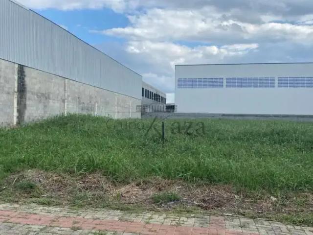 Condominio venda em Região Imediata de São José dos Campos, Região Metropolitana do Vale do Paraíba e Litoral Norte