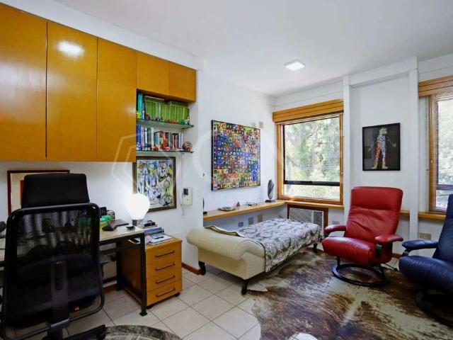 Condominio venda em Auxiliadora, Porto Alegre